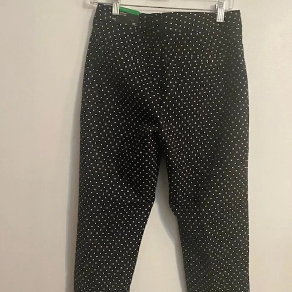 Investment Petites Fifth Avenue Fit Crop Black/White polka-dots pants, size 6P - Picture 2 of 3